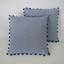 Bild von Kissen blau-weiss klein kariert mit Pompon